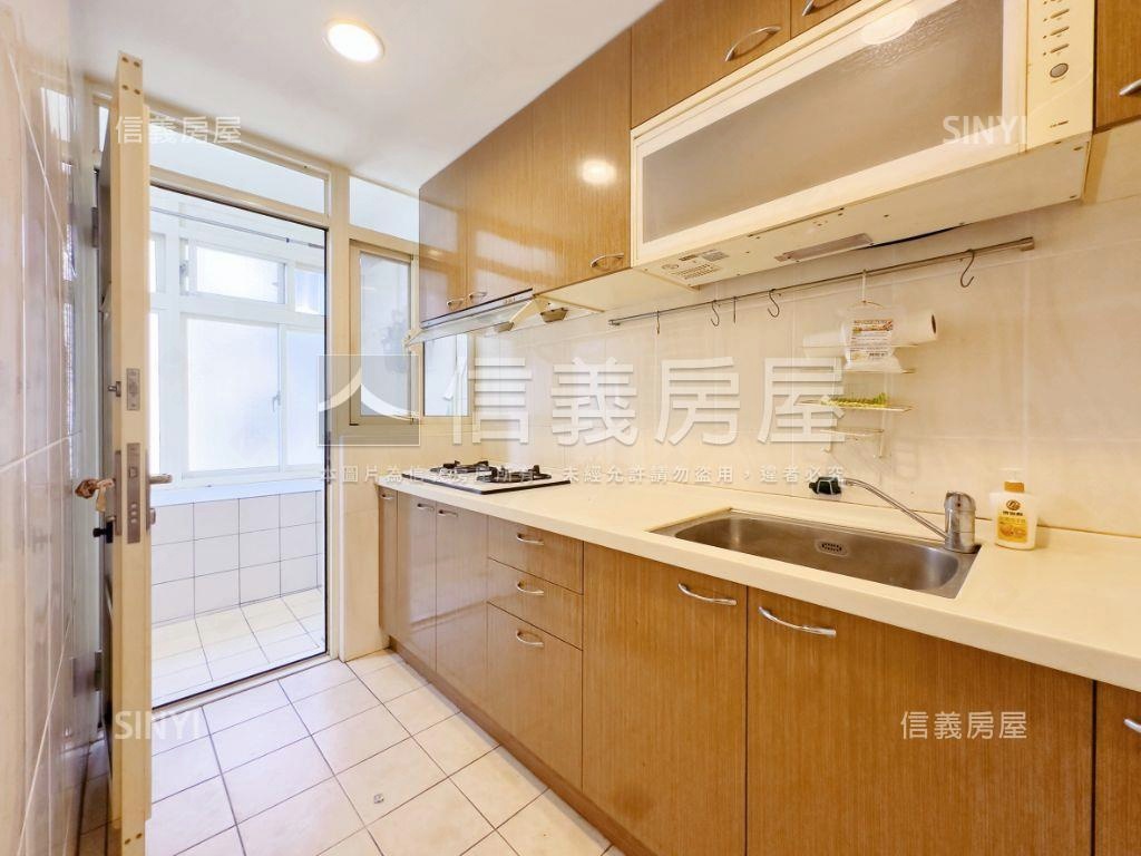 莊敬路樹梢三房房屋室內格局與周邊環境
