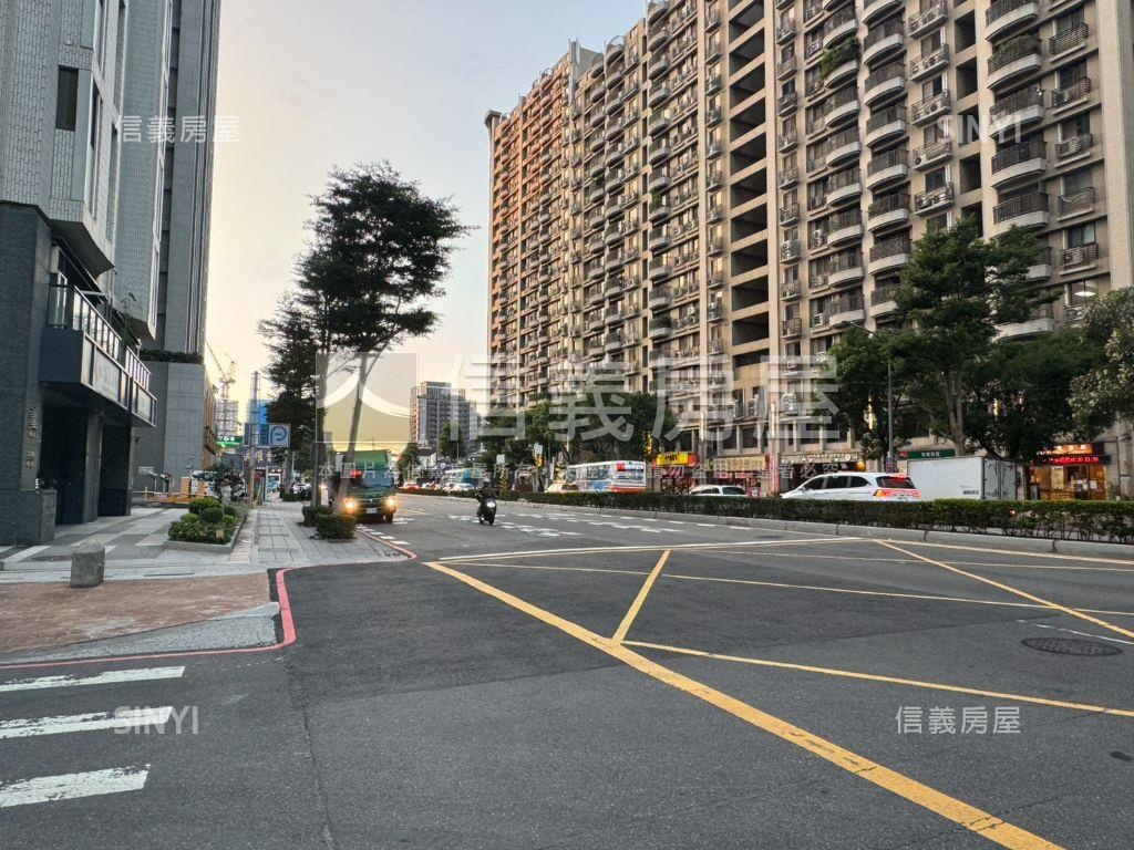 走進富貴公園進駐長耀里房屋室內格局與周邊環境