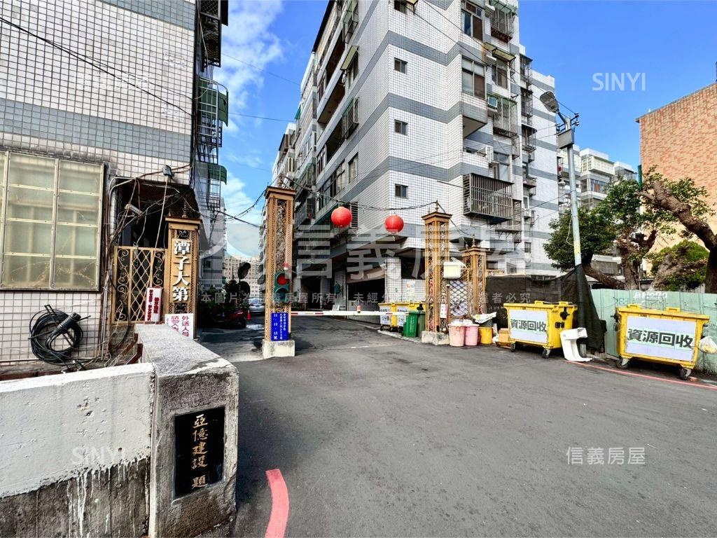 近漢神潭子三房車位視野宅房屋室內格局與周邊環境