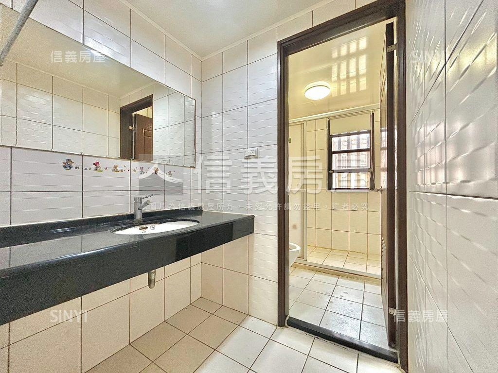 近園區大建坪美透天房屋室內格局與周邊環境
