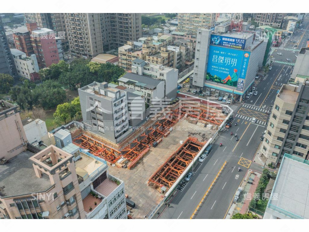 心動利晉曙光３房子母車位房屋室內格局與周邊環境