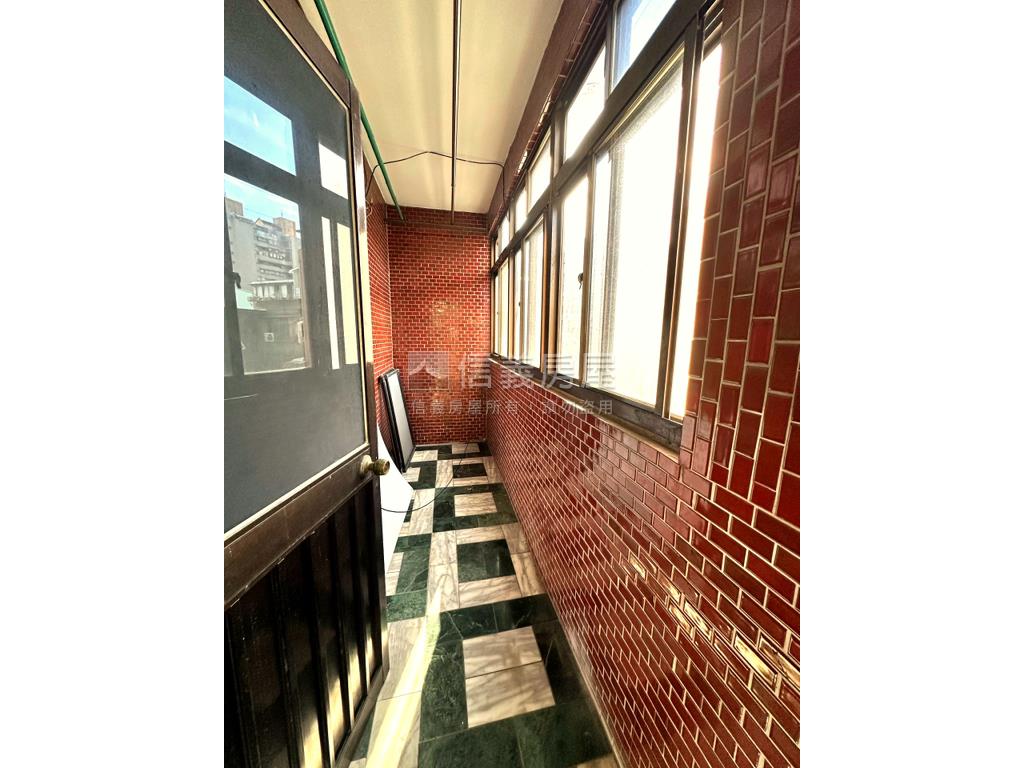 你要的松山路華廈房屋室內格局與周邊環境