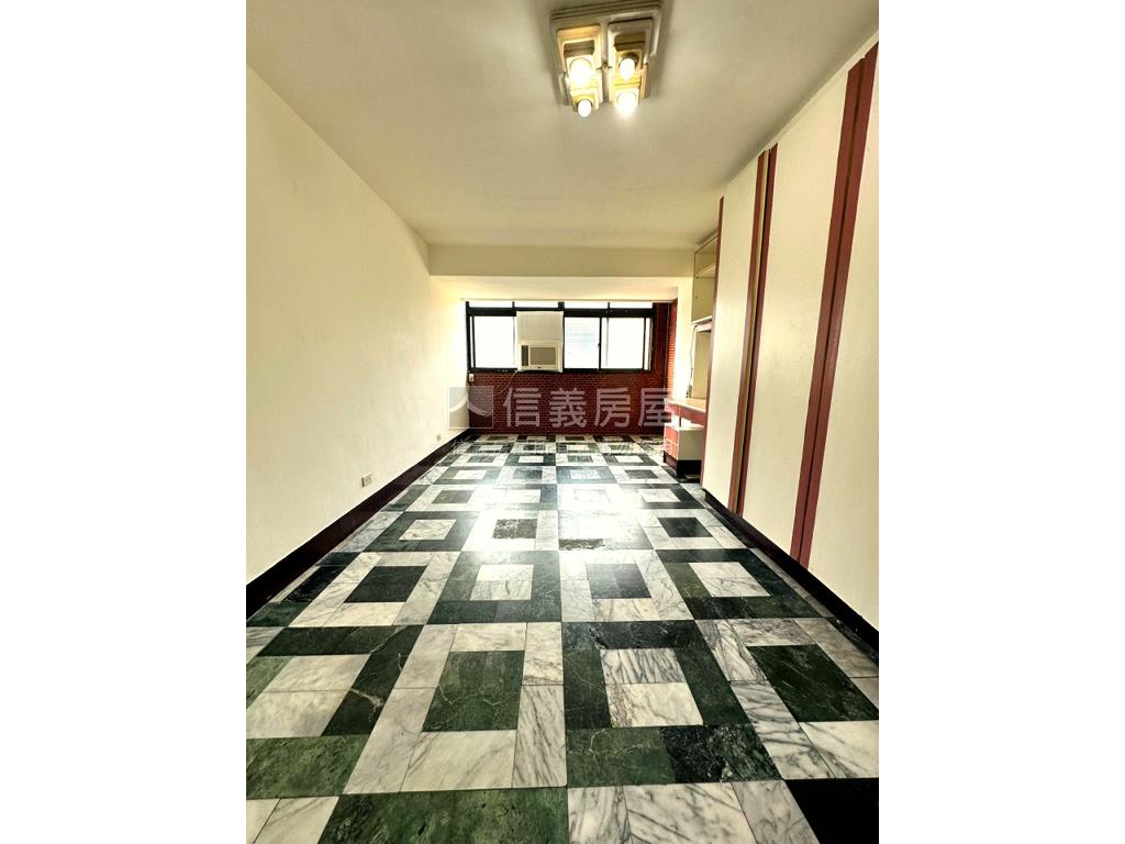 你要的松山路華廈房屋室內格局與周邊環境