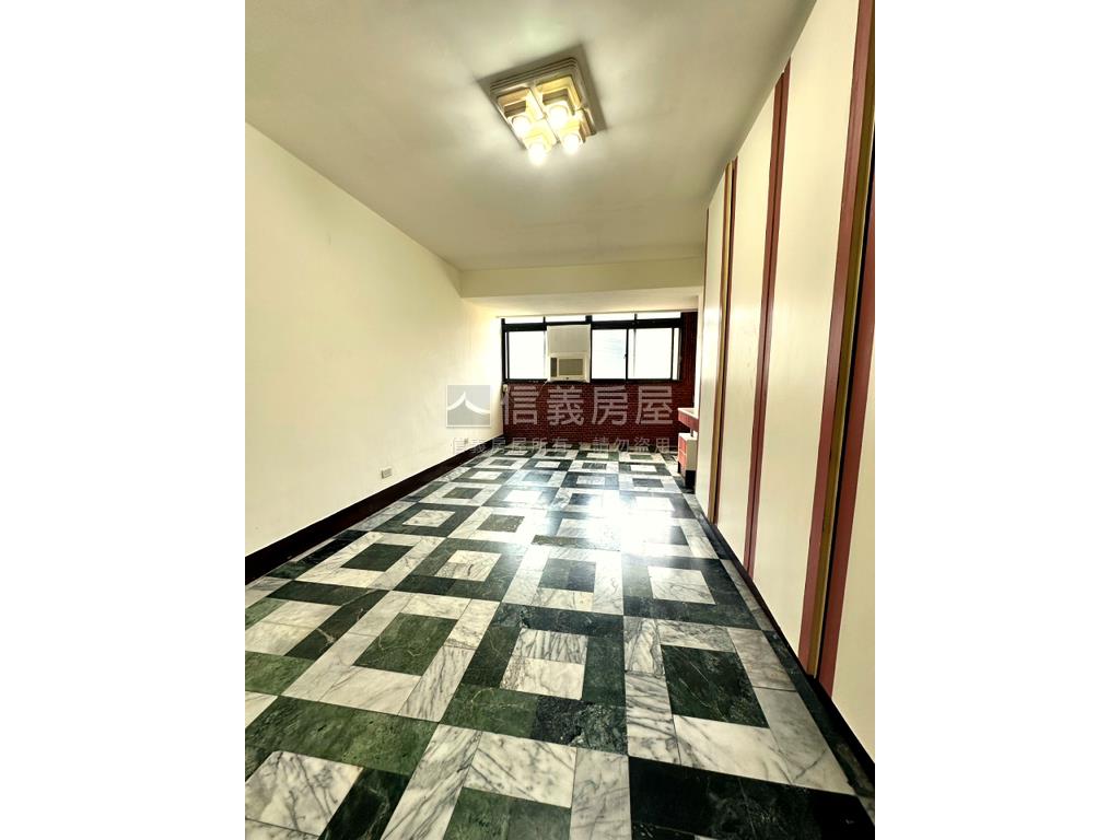 你要的松山路華廈房屋室內格局與周邊環境