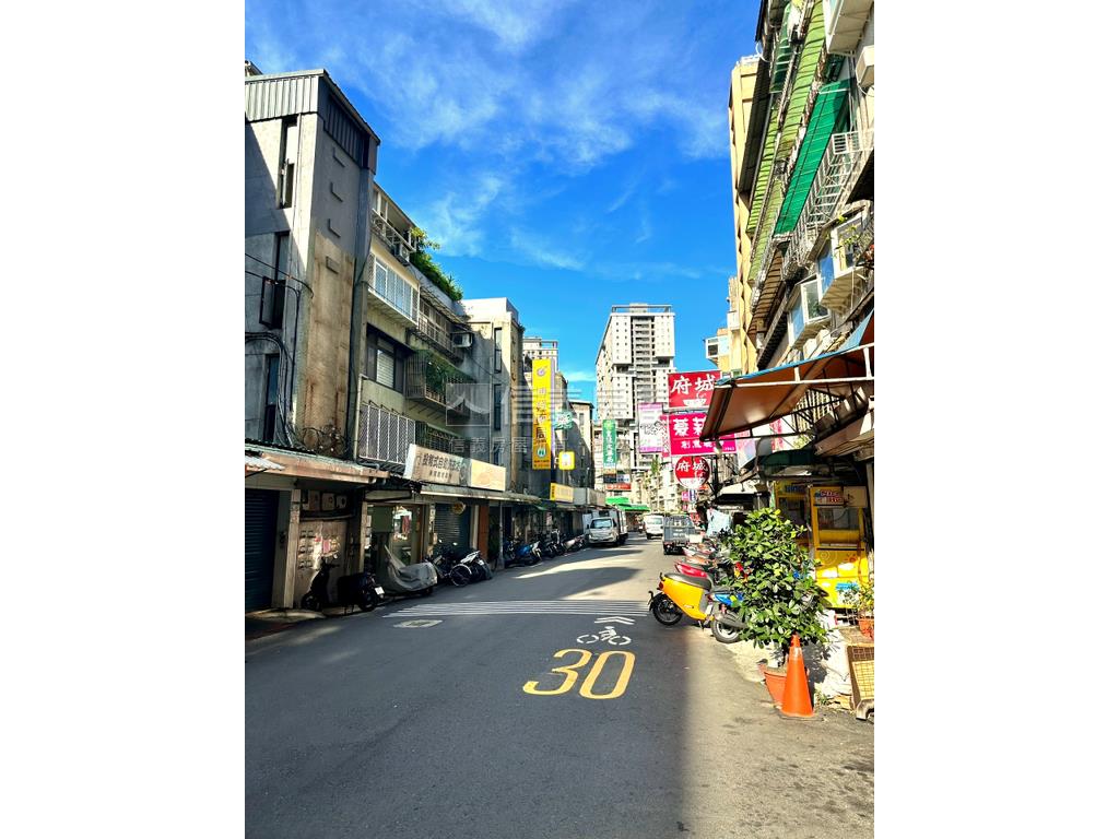 你要的松山路華廈房屋室內格局與周邊環境