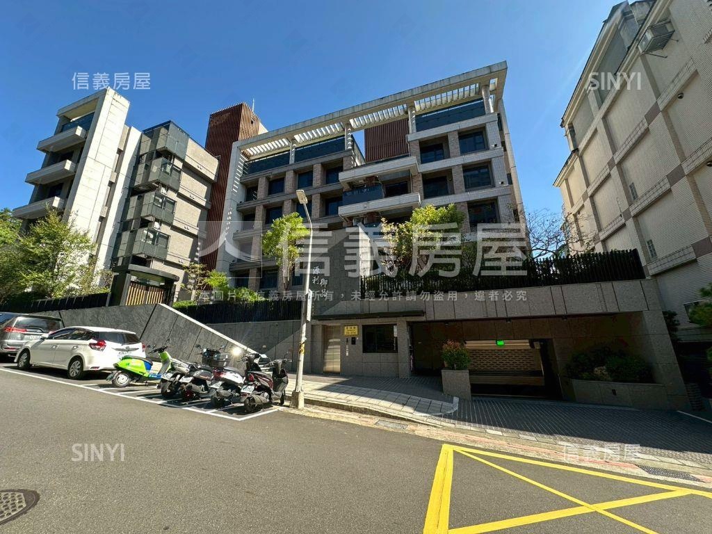 葫洲御品２房平面車位房屋室內格局與周邊環境