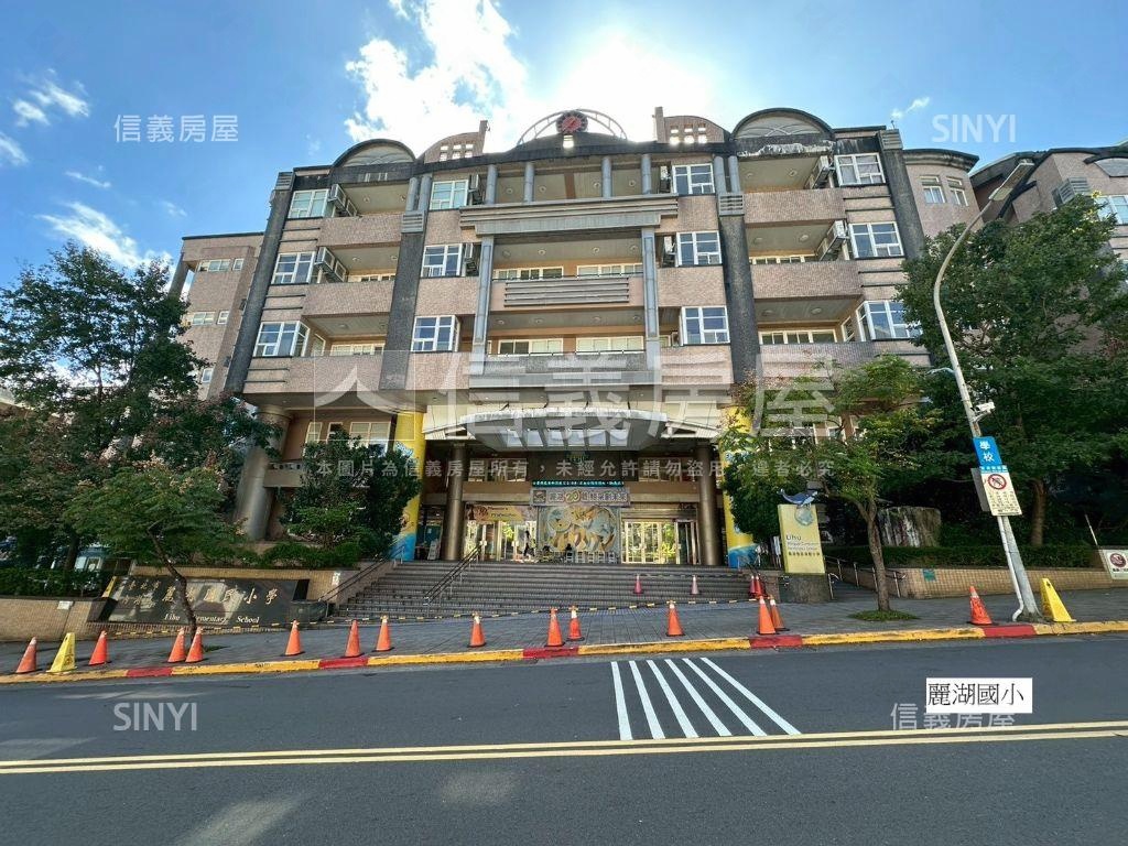 葫洲御品２房平面車位房屋室內格局與周邊環境