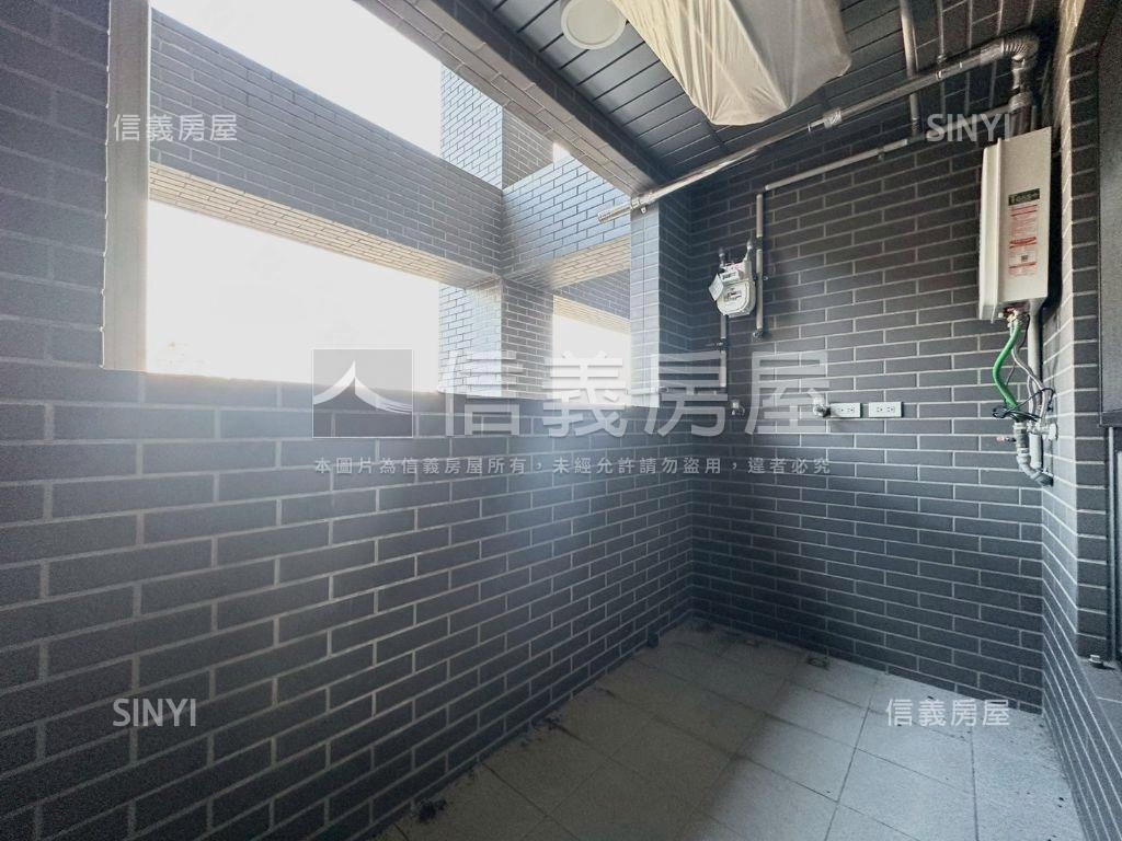 稀有源利御品２房平面車位房屋室內格局與周邊環境