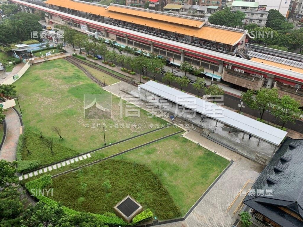 正面公園高樓帶坡平車位房屋室內格局與周邊環境