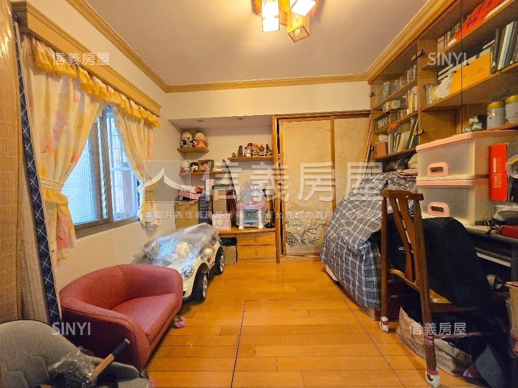 四號公園獨棟華廈房屋室內格局與周邊環境