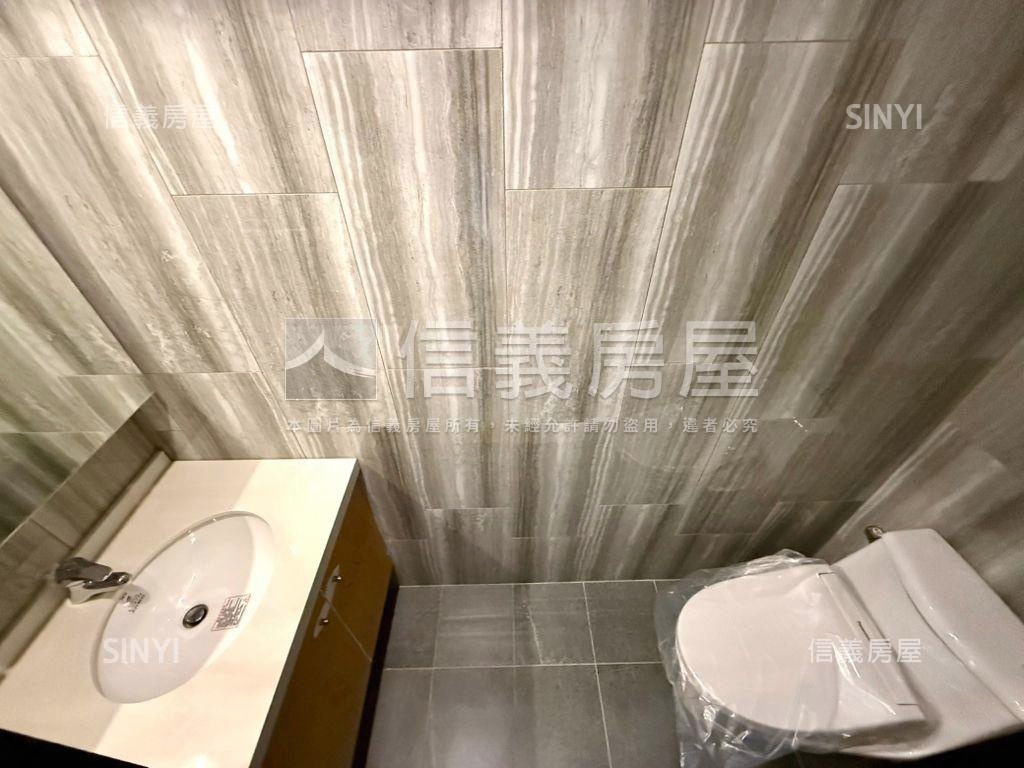 藍線捷運置產重劃雙店面房屋室內格局與周邊環境