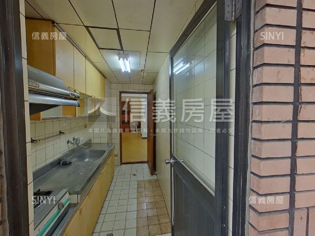 新生金華電梯邊間三房房屋室內格局與周邊環境