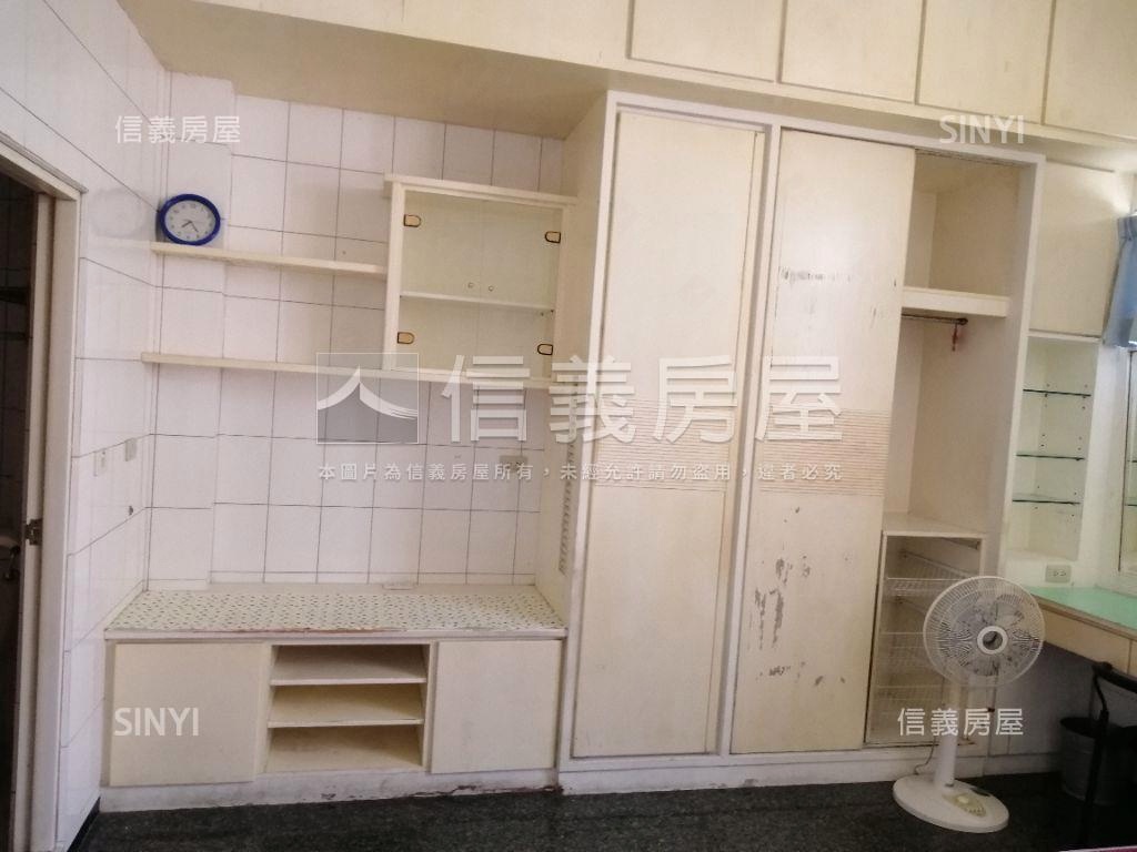 煙波飯店旁ＲＣ透天房屋室內格局與周邊環境