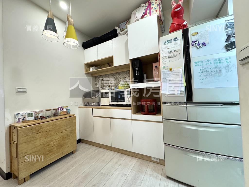稀有Ａ７溫馨裝潢兩房車位房屋室內格局與周邊環境