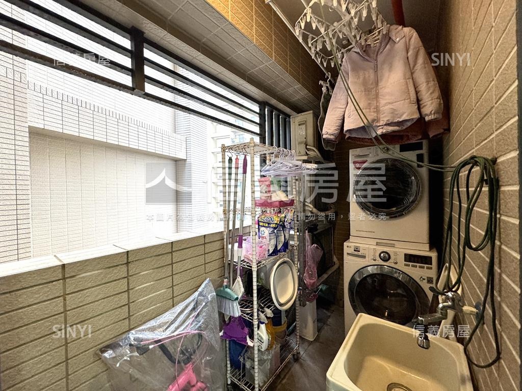 稀有Ａ７溫馨裝潢兩房車位房屋室內格局與周邊環境