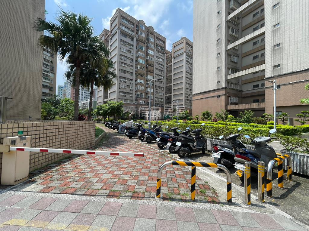 忠貞面公園三房房屋室內格局與周邊環境