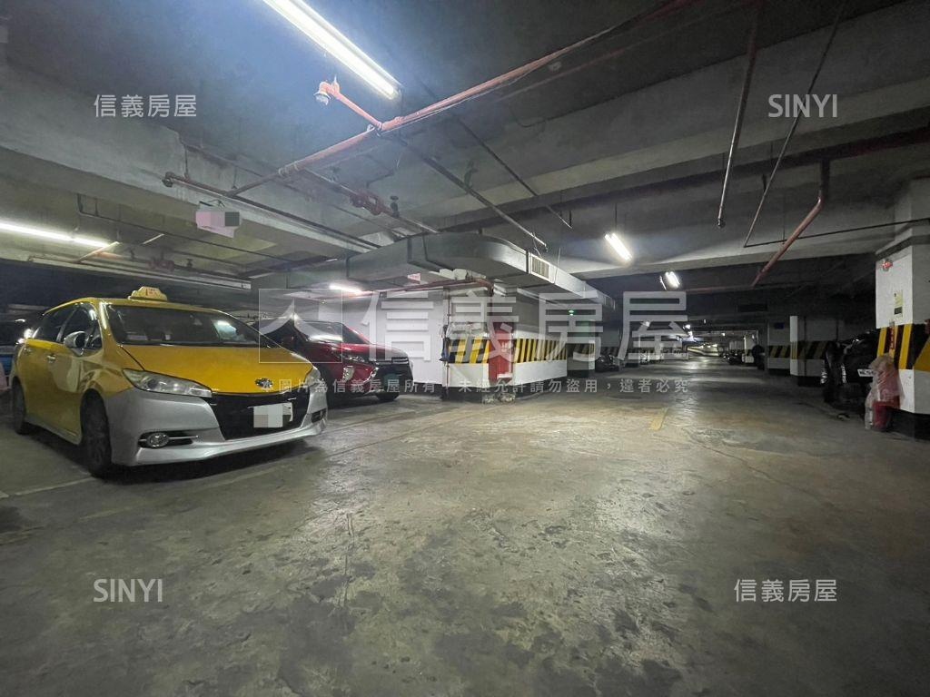 城龍獨立產權坡平大車位房屋室內格局與周邊環境