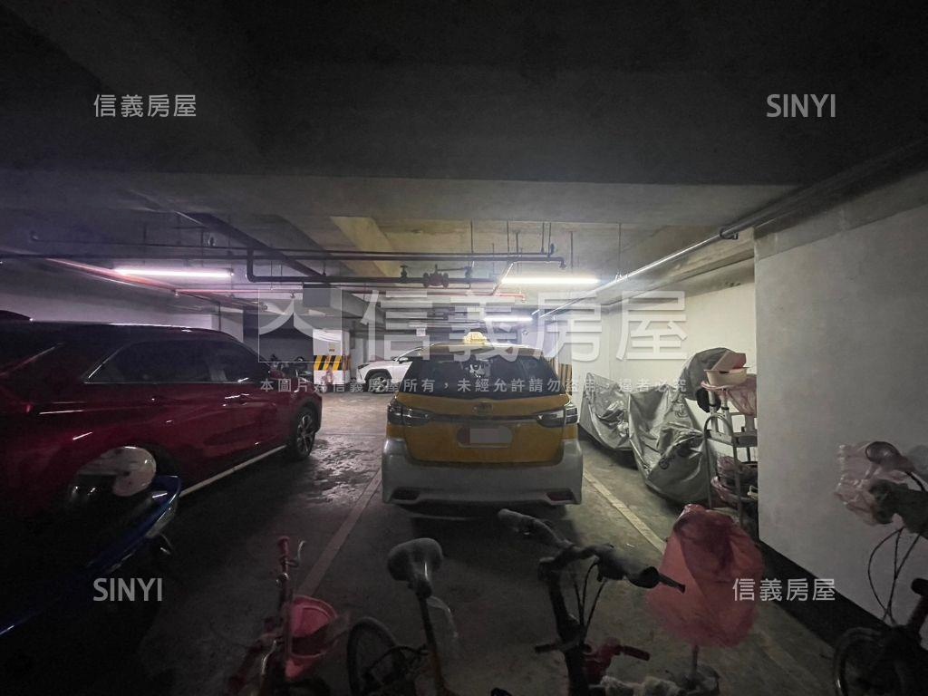 城龍獨立產權坡平大車位房屋室內格局與周邊環境