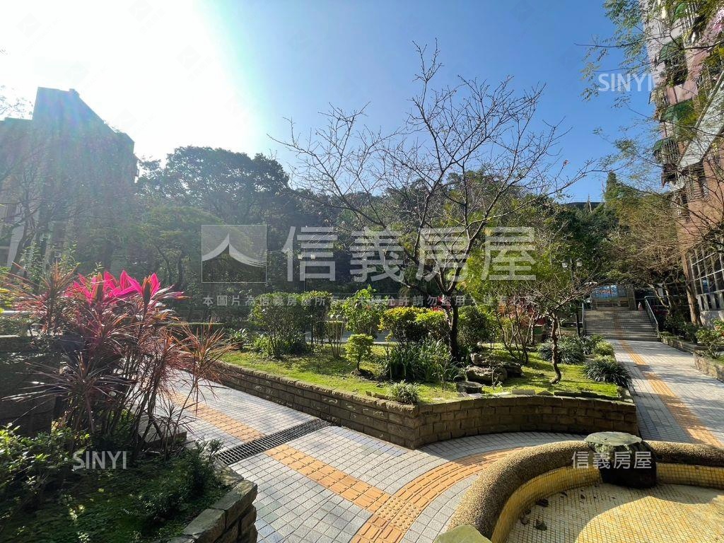 城龍獨立產權坡平大車位房屋室內格局與周邊環境