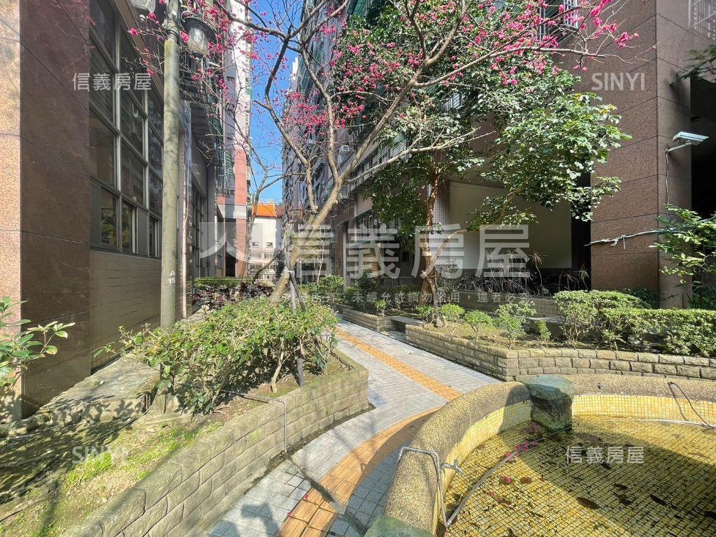 城龍獨立產權坡平大車位房屋室內格局與周邊環境