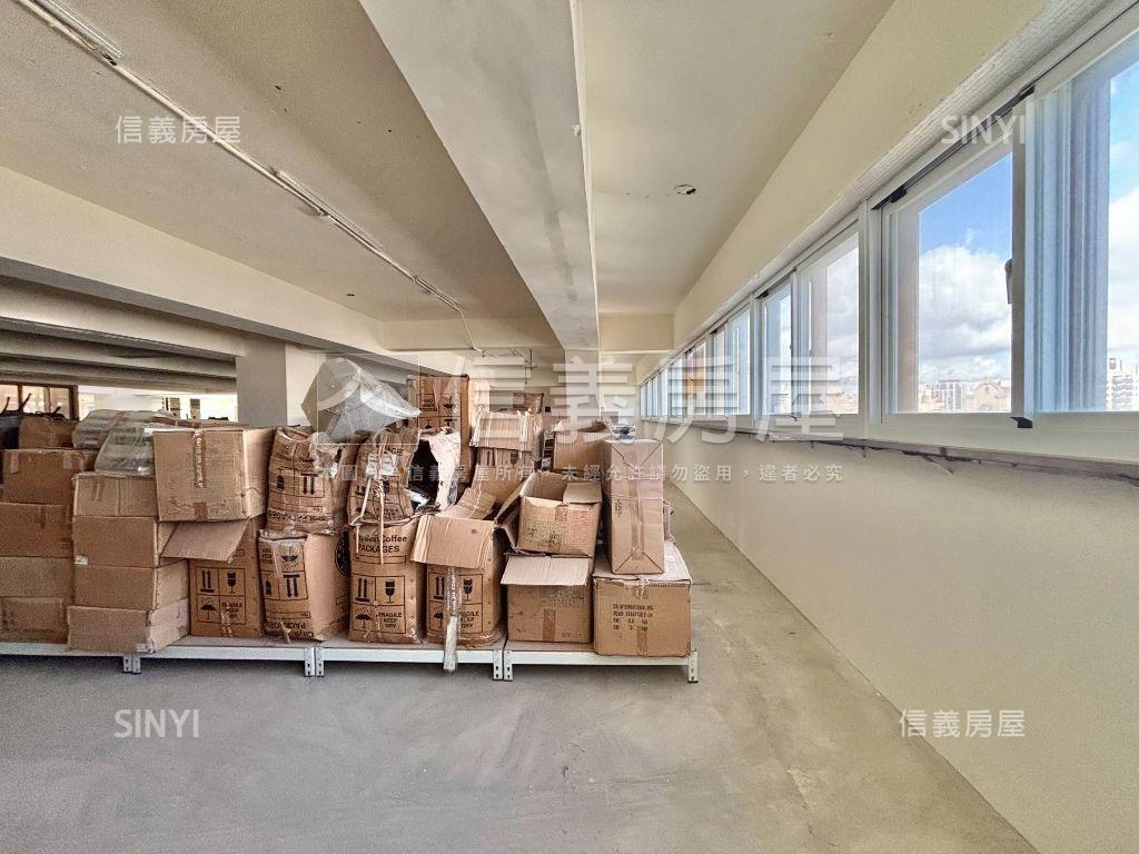 七賢二路傳家百坪商辦Ｂ房屋室內格局與周邊環境