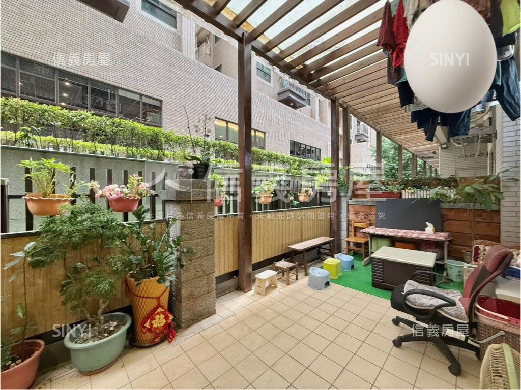 有庭院的房子房屋室內格局與周邊環境
