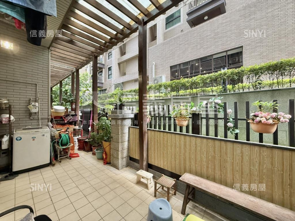 有庭院的房子房屋室內格局與周邊環境