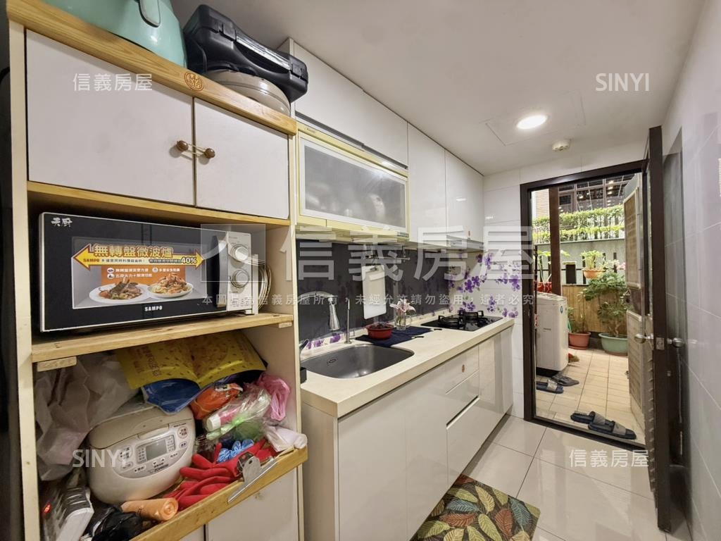 有庭院的房子房屋室內格局與周邊環境