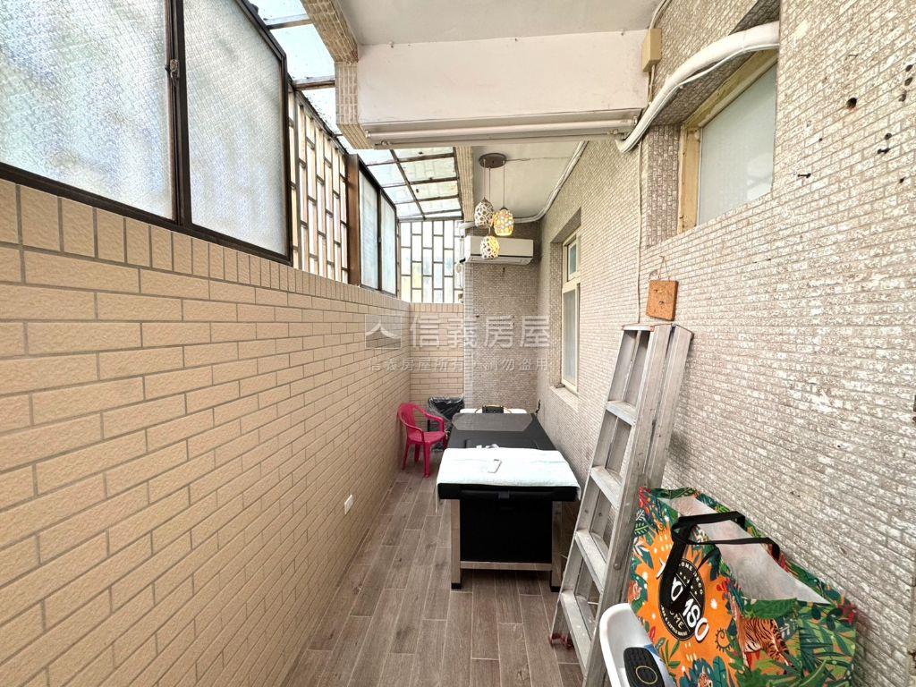 邊間新裝潢三房一樓房屋室內格局與周邊環境