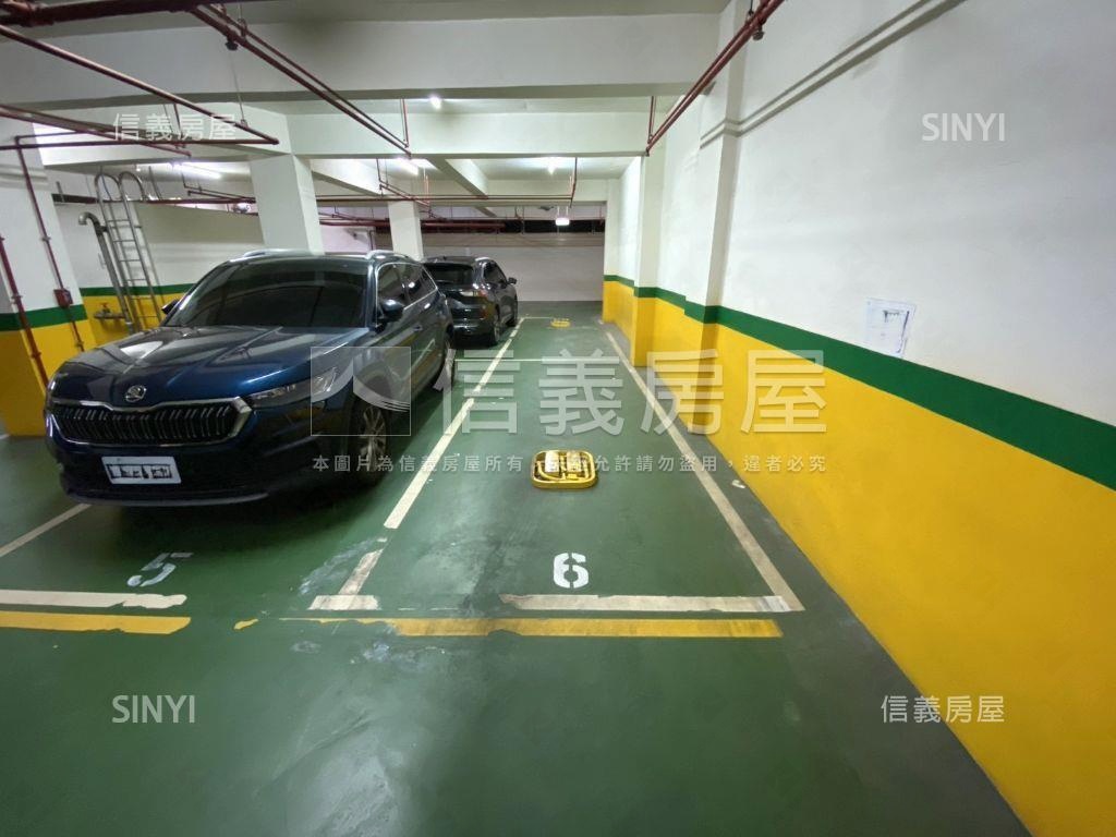 名人尊品二６號車位Ｂ２房屋室內格局與周邊環境