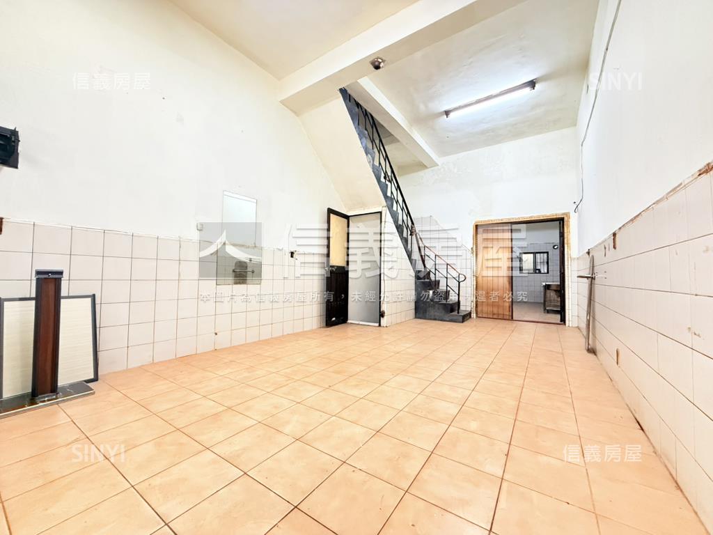 文化中心低總騎樓透天房屋室內格局與周邊環境