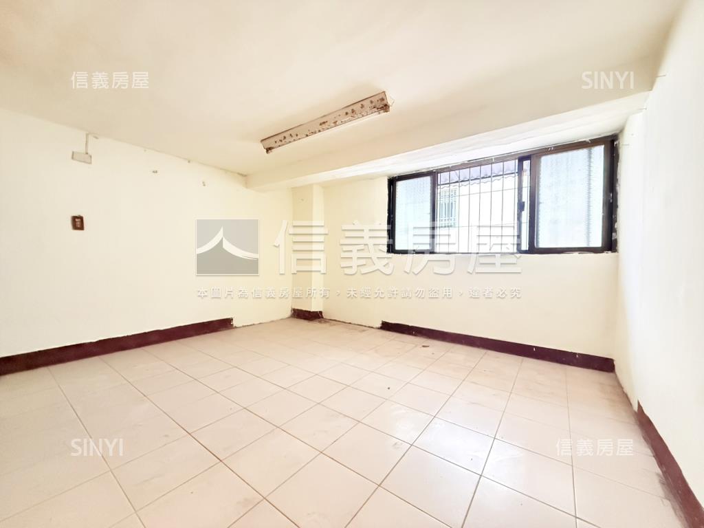 文化中心低總騎樓透天房屋室內格局與周邊環境