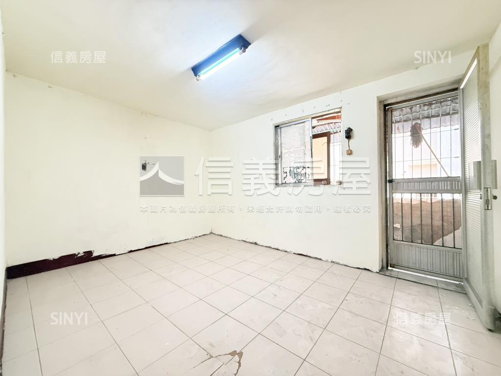 文化中心低總騎樓透天房屋室內格局與周邊環境