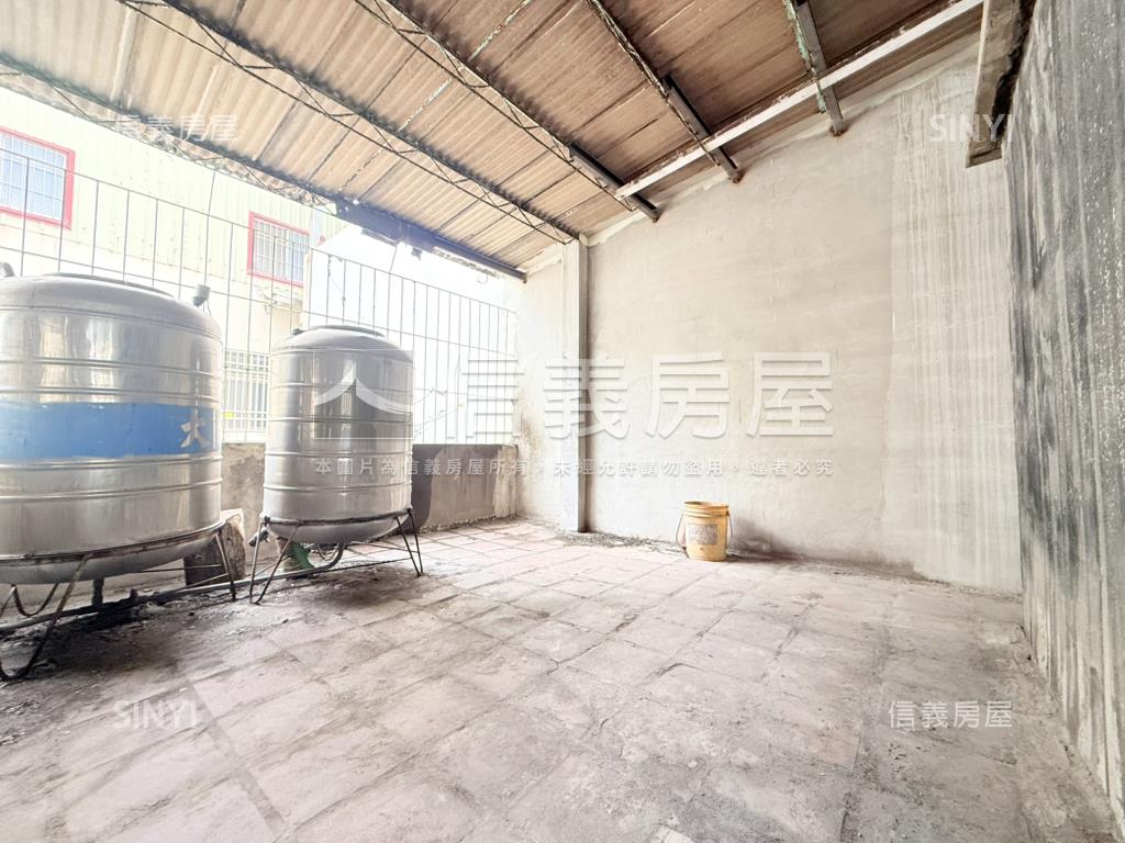 文化中心低總騎樓透天房屋室內格局與周邊環境