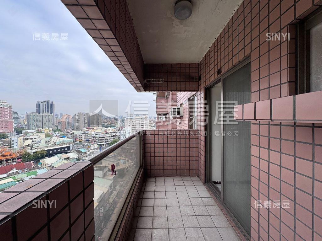 城市經典美麗視野２房車位房屋室內格局與周邊環境