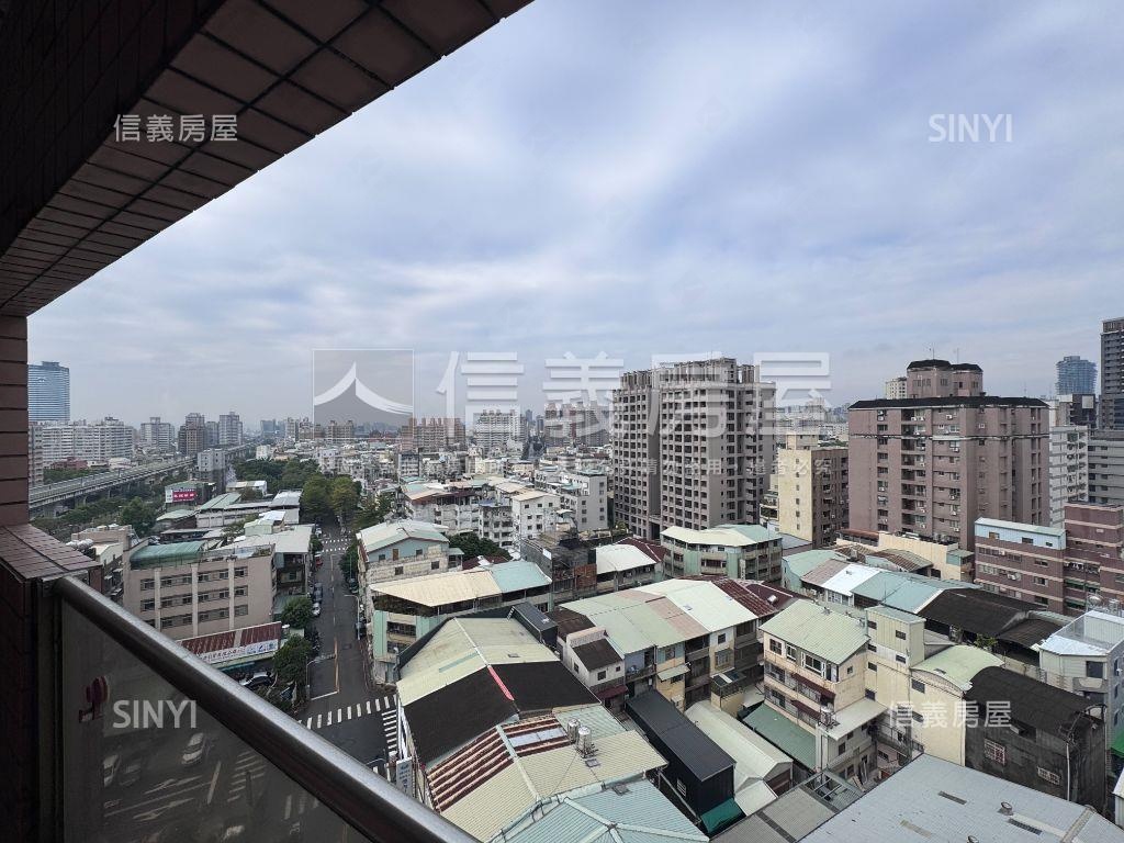 城市經典美麗視野２房車位房屋室內格局與周邊環境