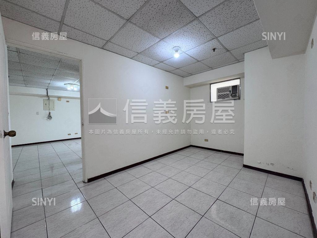 城市經典美麗視野２房車位房屋室內格局與周邊環境