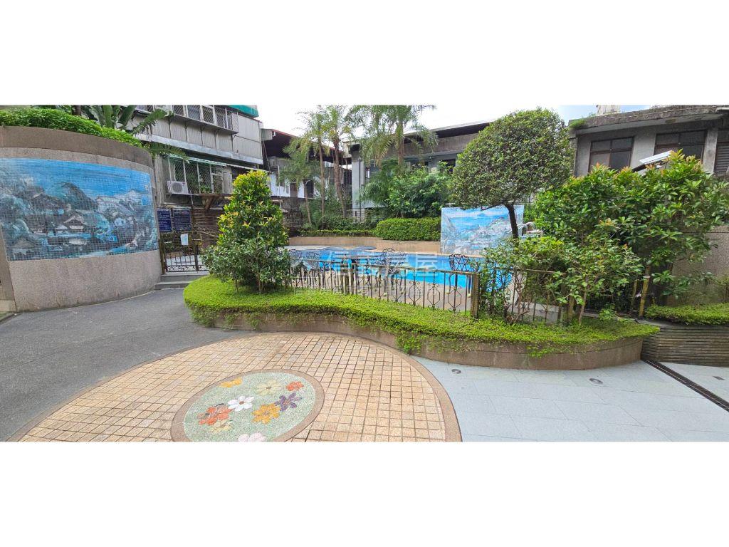 忠誠路鋼骨花園名宅房屋室內格局與周邊環境