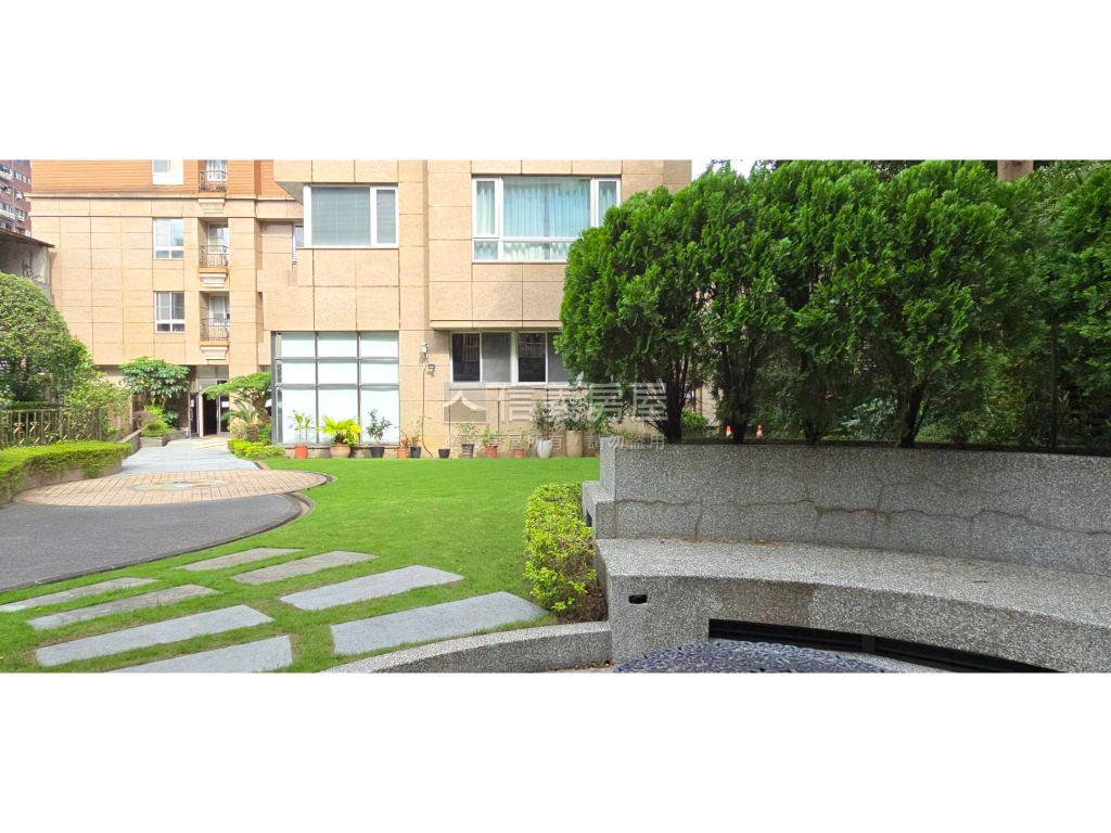 忠誠路鋼骨花園名宅房屋室內格局與周邊環境