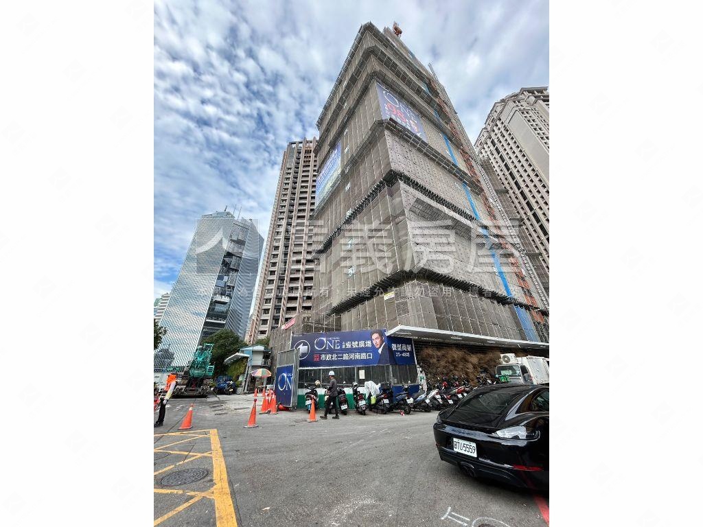 七期市政新鋭Ａ７邊間３房房屋室內格局與周邊環境