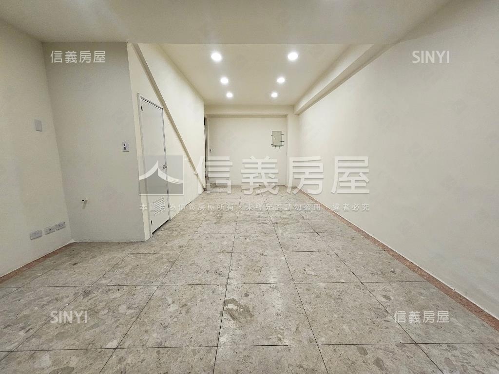 挑高精華地段好規劃金店房屋室內格局與周邊環境