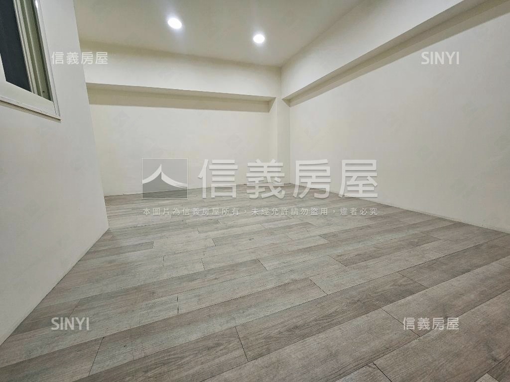挑高精華地段好規劃金店房屋室內格局與周邊環境