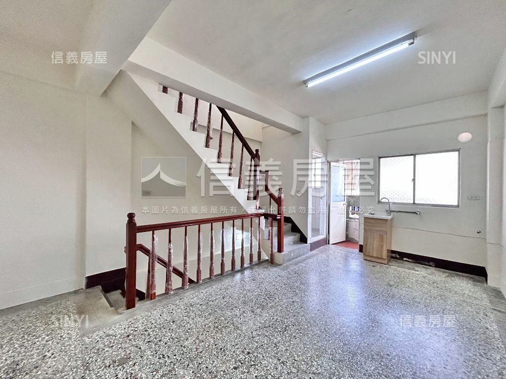 西區南區交界邊間顯眼透店房屋室內格局與周邊環境