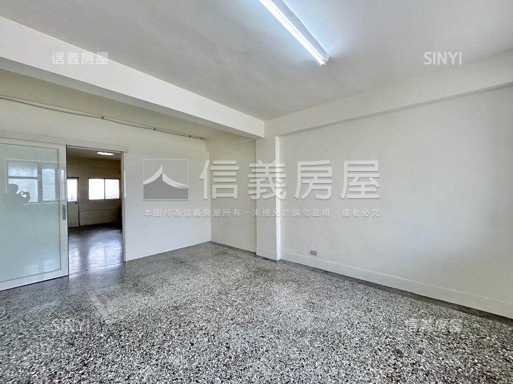西區南區交界邊間顯眼透店房屋室內格局與周邊環境