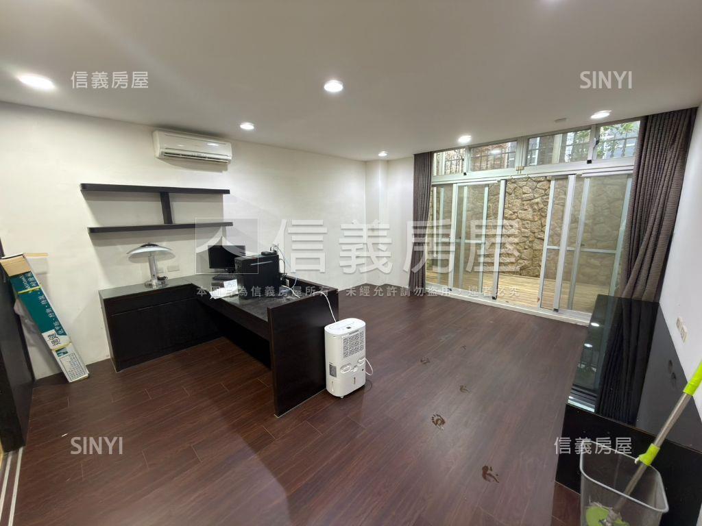 東森山莊三面採光稀有別墅房屋室內格局與周邊環境