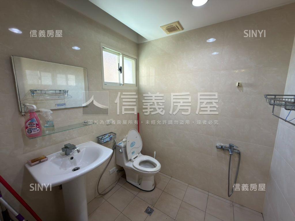 東森山莊三面採光稀有別墅房屋室內格局與周邊環境