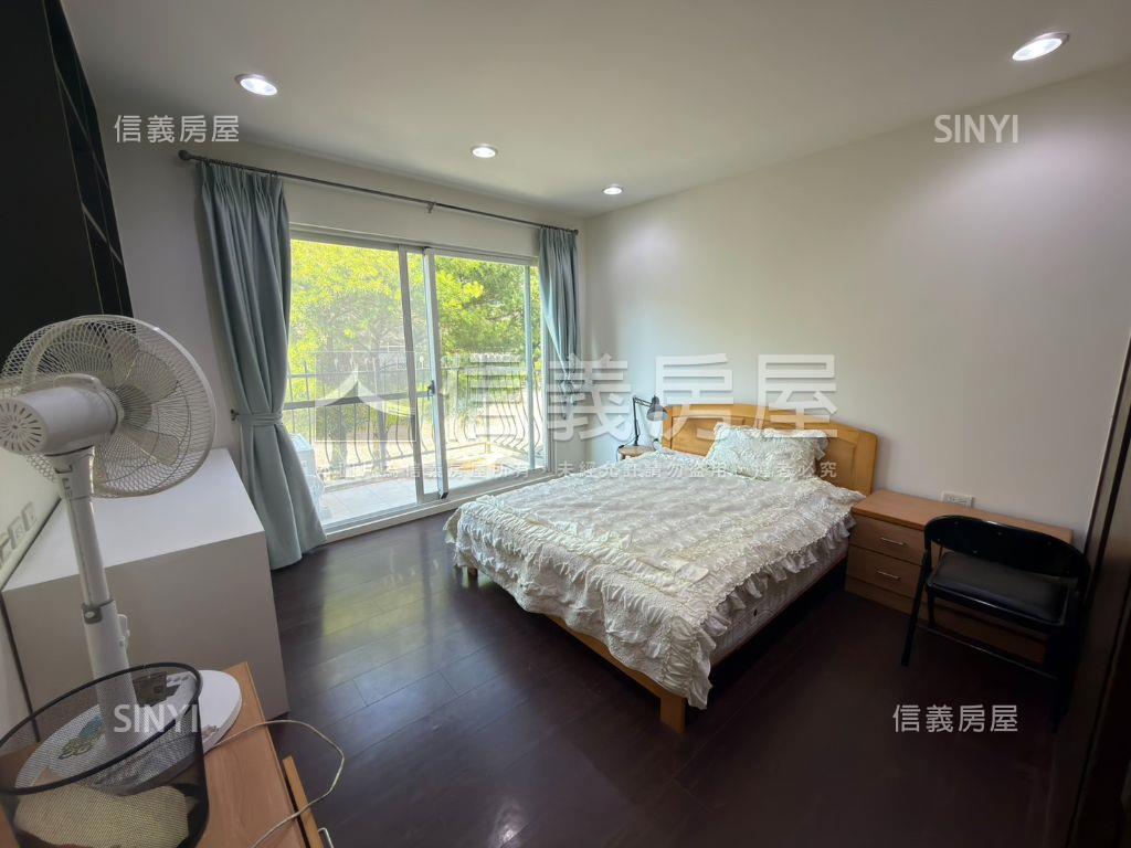 東森山莊三面採光稀有別墅房屋室內格局與周邊環境