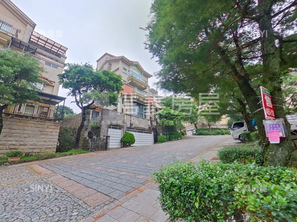 東森山莊三面採光稀有別墅房屋室內格局與周邊環境