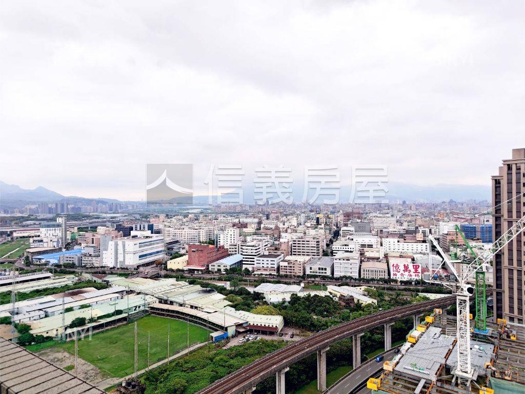 Ａ４機捷不貳高樓稀有釋出房屋室內格局與周邊環境