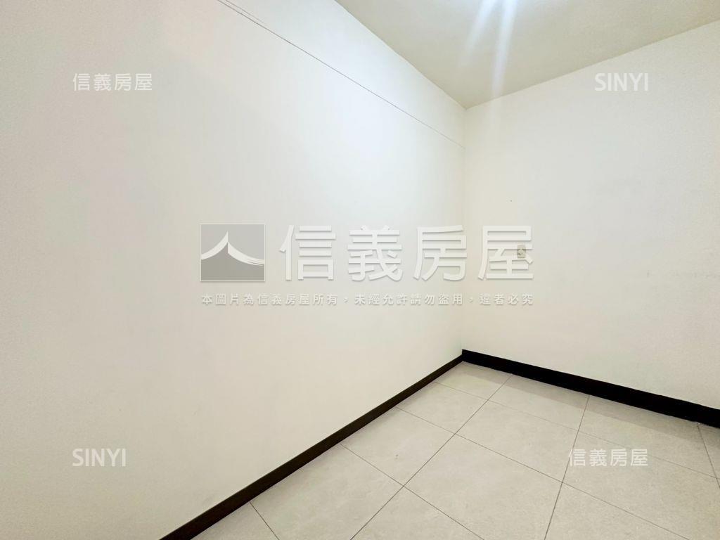 大慶街邊間三樓公寓房屋室內格局與周邊環境